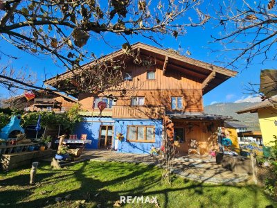 Großzügiges Zweifamilienhaus mit Garten und Pool