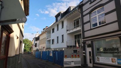 Erstbezug, Neubau-Dachstudiowohnung mit großer Dachterrasse