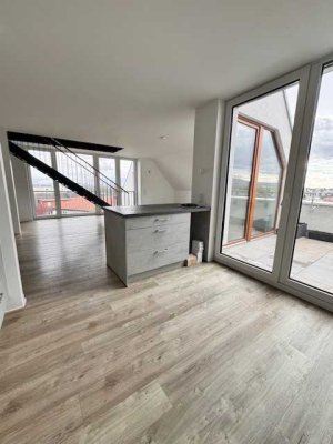 Stilvolle 4-Raum-Maisonette-Wohnung mit gehobener Innenausstattung mit Balkon und EBK in Frankfurt