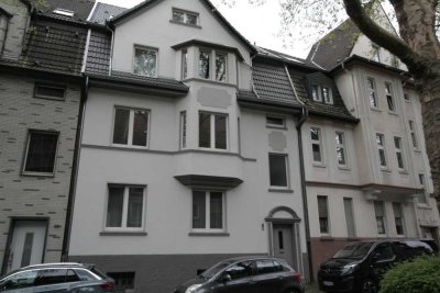 Echt gemütliche Dachgeschoss-Wohnung mit Einbauküche