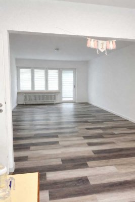 Modernisierte 3,5-Zimmer Wohnung mit Balkon und Stellplatz