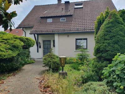Gemütliches Einfamilienhaus mit paradiesischem Garten