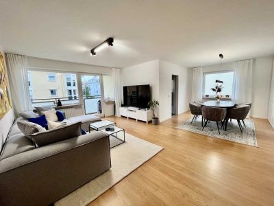 Stilvoll modernisierte 3-Zimmer-Wohnung mit Balkonen, Einbauküche und Parkplatz in Neuhausen