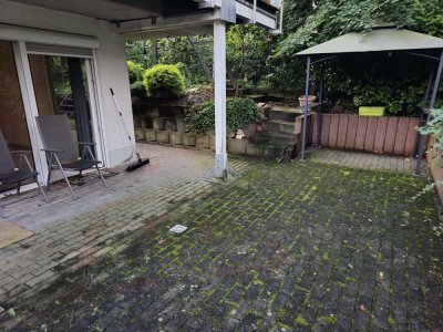Schöne helle Wohnung mit Terrasse und kleinem Garten.... mit separatem Eingang