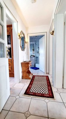 Gemütliche 2-Zimmer-DG-Wohnung in Delhoven – voll möbliert & sofort bezugsbereit