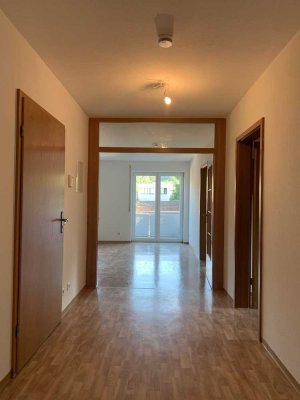 Attraktive 2,5-Zimmer-Wohnung mit Balkon und Einbauküche in Heubach