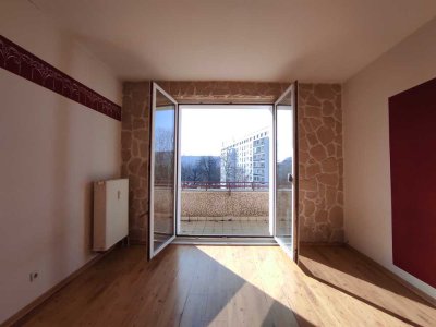 Termin sichern! Bezugsfreies schönes 3-Zimmer-Apartment in saniertem Altbau!