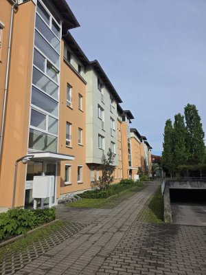 Helle Erdgeschosswohung mit Terrasse und kleinem Gartenanteil sucht Dich!