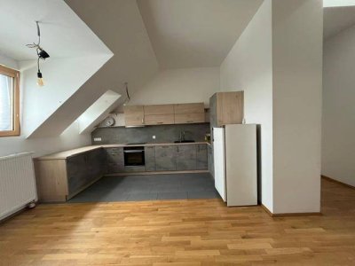 Traumhafte DG-Wohnung mit Südloggia und Fernblick in Villach-Lind