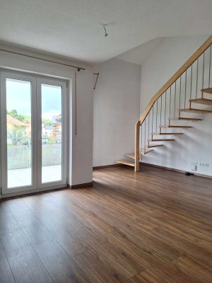 Helle und großzügige Maisonette-Wohnung mit Galerie