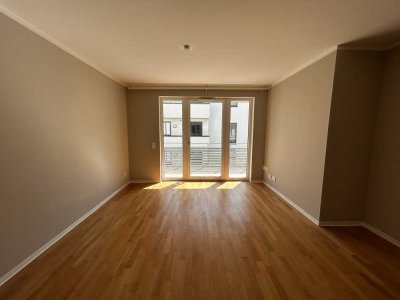 Moderne 2-Zimmer-Wohnung mit Sonnenbalkon und Gartennutzung