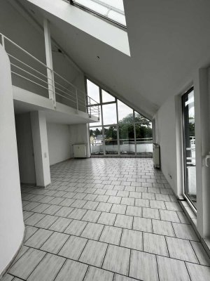 Exklusive, geräumige 3-Zimmer-Maisonette-Wohnung mit Balkon in Bergisch Gladbach