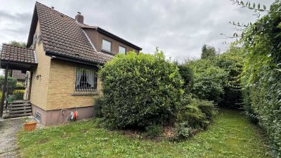 Vollmöbliertes Einfamilienhaus zur Miete in Berlin Rudow mit Garten, Terrasse, Kamin und Außensauna