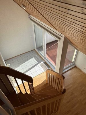 Maisonette mit Galerie, Balkon & TG-Stellplatz – modernisiert und sofort bezugsfrei