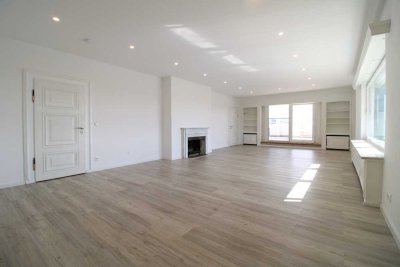 Provisionsfrei! Penthouse mit Skyline-Blick! Große Sonnenterrasse, renoviert, Einbauküche, Kamin...!