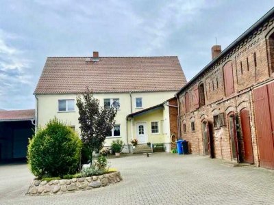 Vierseitenhof - "mit Bach und Bahn" - im Naturpark Hoher Fläming