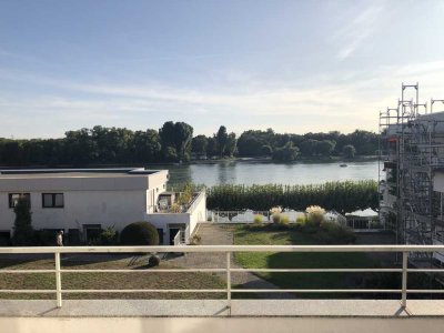 Direkter Rheinblick mit großer Terrasse