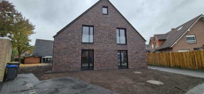 Moderne 4-Zimmer-Wohnung  (Neubau - Erstbezug) in Coesfeld-Lette , mit Garten, Garage, zentral