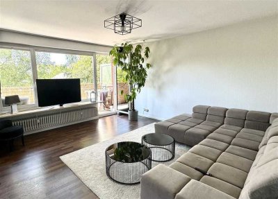 Möblierte Traumwohnung mit Balkon in Endetage in absolut ruhiger und sonniger Lage.