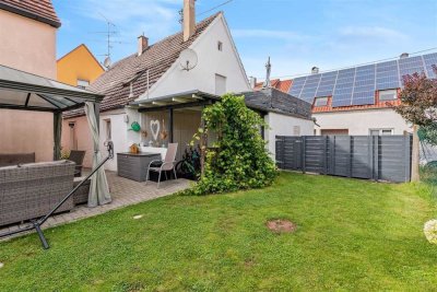Kompaktes Häuschen mit 4-Zi.&  2xBad & Garten in zentraler Lage