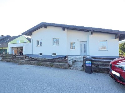 CHARMANTER BUNGALOW IN RUHIGER LAGE MIT DOPPELGARAGE