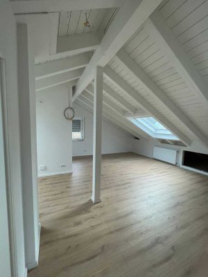 Erstbezug nach Sanierung – helle 3-Zimmer-Dachgeschosswohnung in Engelsbrand-Grunbach