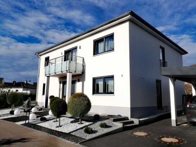 Modernes Wohnen mit Stil & Komfort: Stadtvilla mit Sauna & Garten