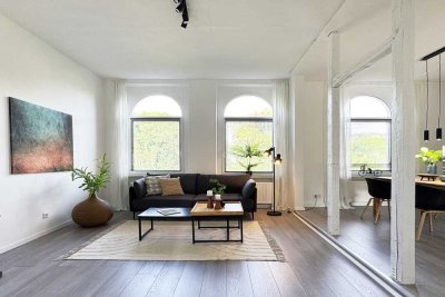 Lichtdurchflutete, großzügige Wohnung mit Balkon und 3-4 Zimmern