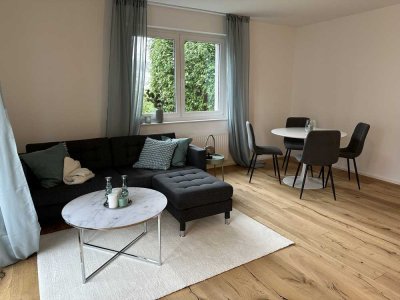 Erstbezug nach Komplettsanierung: voll möblierte 2-Zimmer-Wohnung mit Balkon am Hölderlinplatz