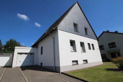 Viel Raum zum Leben – Charmantes Zweifamilienhaus in familienfreundlicher Lage von Mülheim-Dümpten