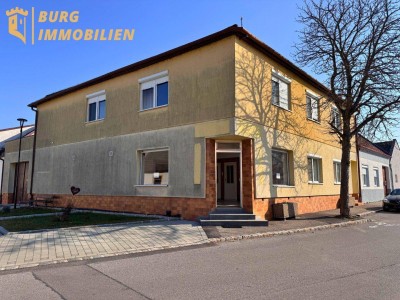 Zentrale Lage, viele Möglichkeiten – Haus mit Gewerbe- &amp; Wohneinheiten in Illmitz!
