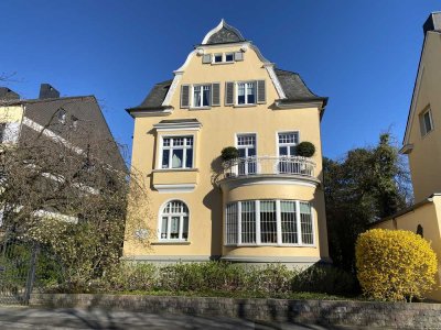 Exklusive 3-Zimmer-Maisonette-Wohnung in modernisierter Jugendstilvilla