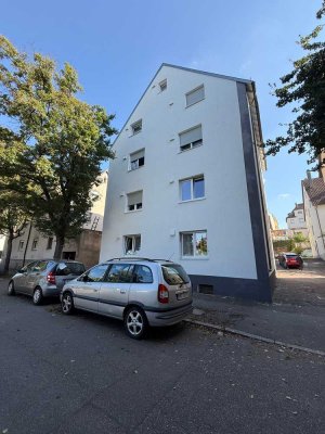 Moderne 4 - Zimmer Wohnung in kernsaniertem Mehrfamilienhaus