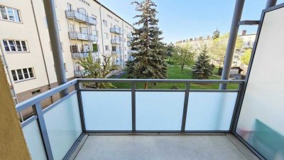 genieße den Feierabend auf deinem Balkon