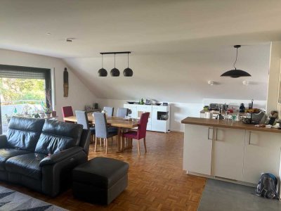 Frisch renovierte 4-Zimmer-Wohnung mit Balkon und EBK in Wachtberg-Niederbachem