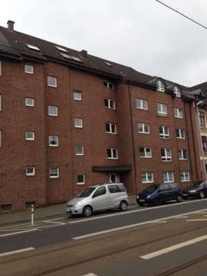 Ansprechende und gepflegte 3-Raum-Wohnung mit Balkon und Einbauküche in Mülheim an der Ruhr