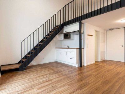 Sofort bezugsfrei: Modernes 2-Ebenen-Loft mit Einbauküche und Terrasse
