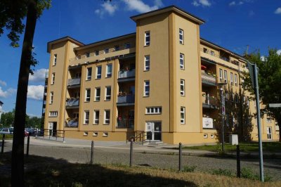 Schöne 1-Raum-Wohnung mit Balkon und Fahrstuhl