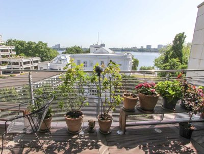 Stilvoll möblierte 3-Zimmer-Wohnung mit 2 Balkonen und Alsterblick