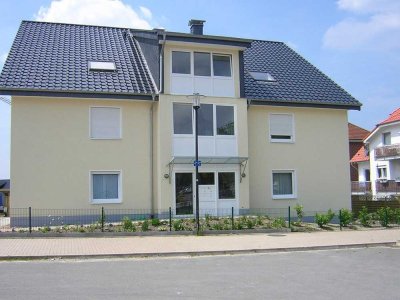 Gepflegete 3 Zimmer-Wohnung, mit offener Küche Dachgeschosswohnung (Fahrstuhl) in Schloß Holte-Stk.