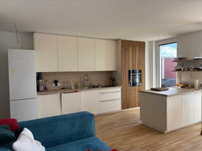 Design Teilmöblierte 3-Zimmer-Wohnung mit luxuriöser Innenausstattung mit 2 Balkone und EBK in Fürth