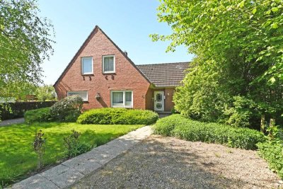 Gepflegtes Wohnhaus mit großzügigem Grundstück