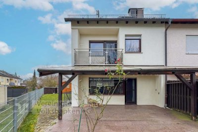 Ihr neues Zuhause in Hildrizhausen: Sonniger Garten, zwei Stellplätze und Raum für die ganze Familie