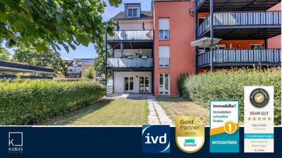 Großzügige Erdgeschosswohnung mit 2 Zimmern, hochwertiger EBK, Garten, Terrasse, Carport, Stellplatz