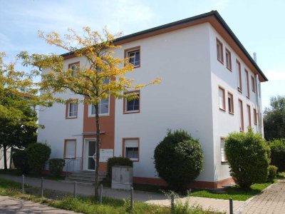 Sehr gepflegt und fast wie neu! Vermietete 3-Zi.-OG-Wohnung mit Süd-Balkon