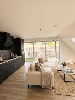 Neubauwohnung mit 17 m² Balkon &amp; Parkplatz – Nähe Wien