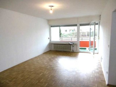 EXKLUSIV ERDGESCHOSS 3-ZIMMER KFF WANNENBAD G-WC PARKETT BALKON TIEFGARAGE IN HOLZHEIM / VERMIETET