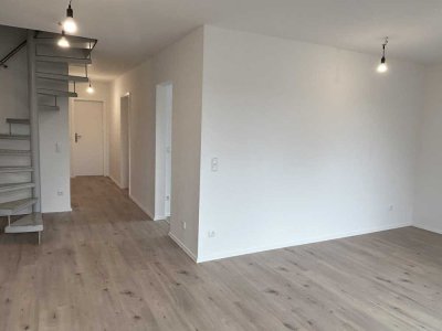 Licht & modernes Wohnen mit Stil – Maisonette-Flair in Bredeney.