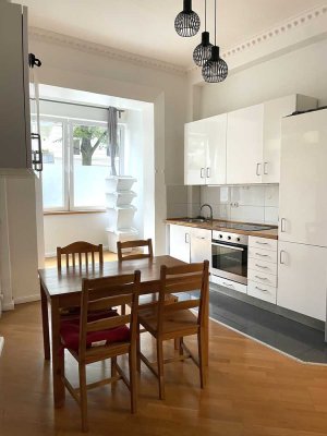 Von privat: 5-Zimmer Altbauwohnung mitten in Eimbsüttel