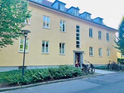 Wunderschöne freie Eigentumswohnung in Kladow! Balkon, Parkett, Stellplatz uvm....